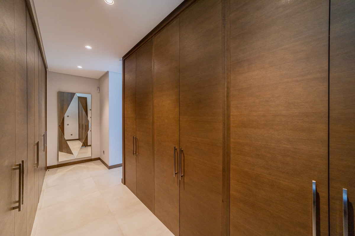 5 Bed Townhouse for sale in Los Arqueros Costa Del Sol, Málaga, Spain