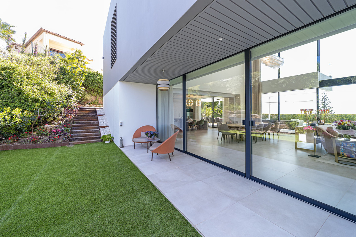 5 Bed Townhouse for sale in Los Arqueros Costa Del Sol, Málaga, Spain