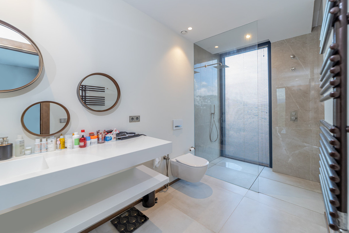 5 Bed Townhouse for sale in Los Arqueros Costa Del Sol, Málaga, Spain