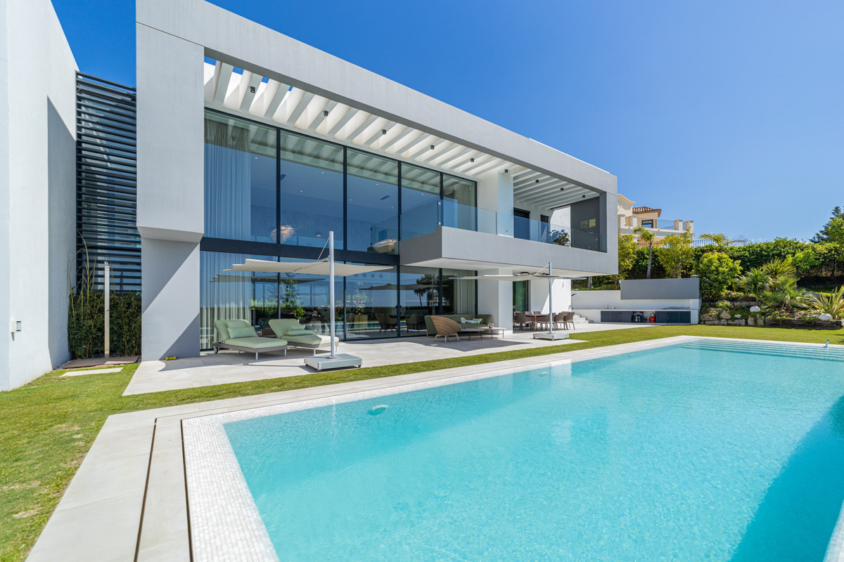 5 Bed Townhouse for sale in Los Arqueros Costa Del Sol, Málaga, Spain