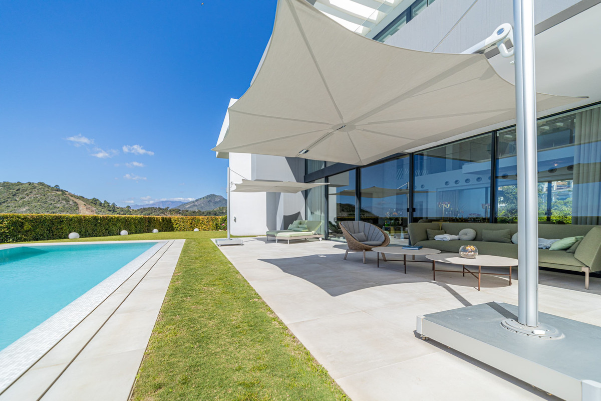 5 Bed Townhouse for sale in Los Arqueros Costa Del Sol, Málaga, Spain