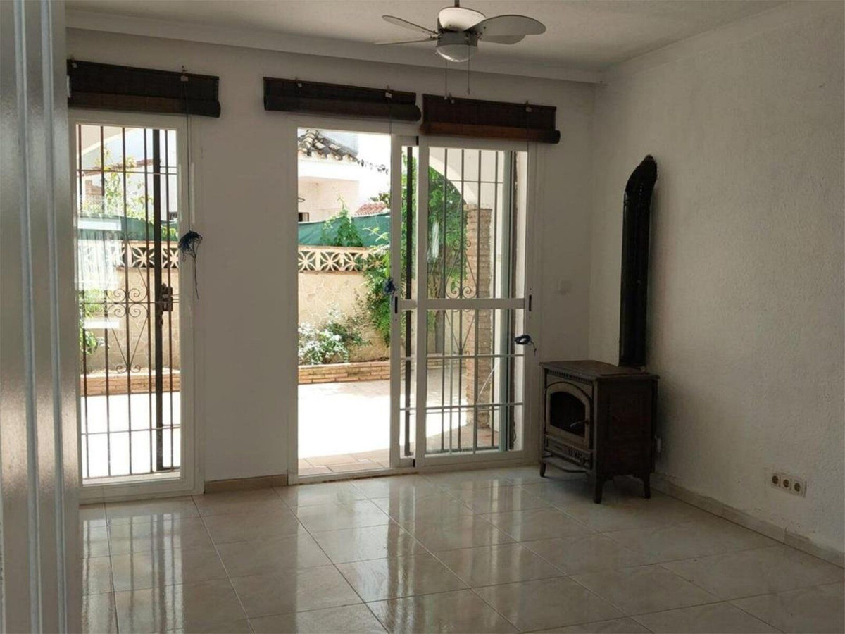 4 Bed Townhouse for sale in Calahonda Costa Del Sol, Málaga, Spain