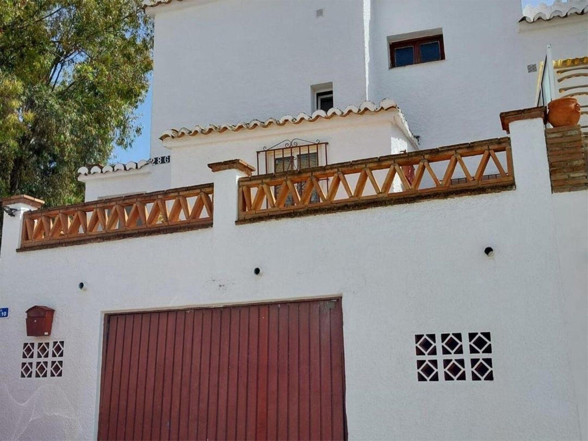 4 Bed Townhouse for sale in Calahonda Costa Del Sol, Málaga, Spain