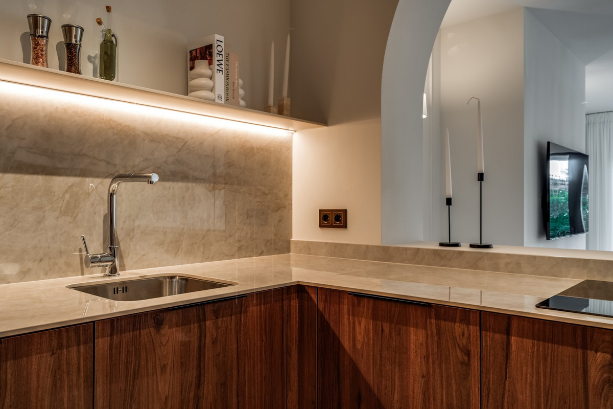 4 Bed Townhouse for sale in Nueva Andalucía Costa Del Sol, Málaga, Spain