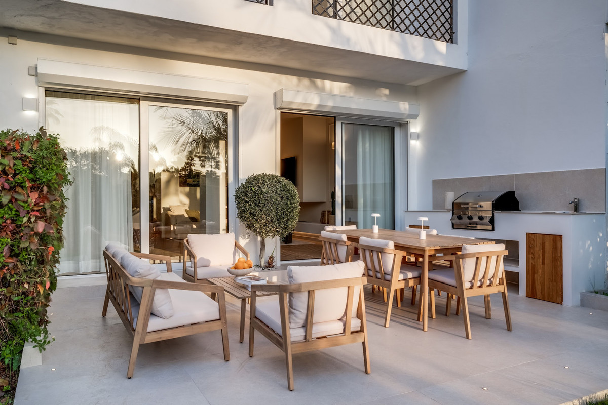 4 Bed Townhouse for sale in Nueva Andalucía Costa Del Sol, Málaga, Spain