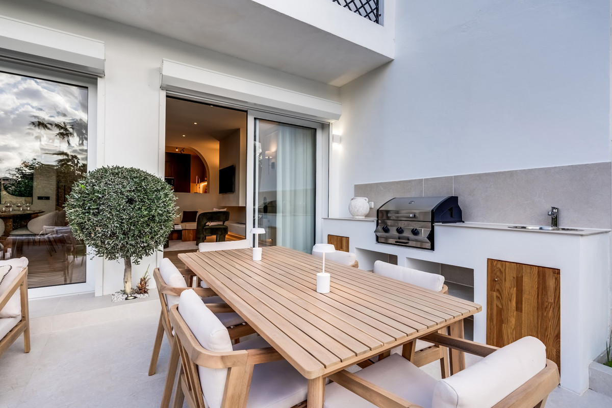 4 Bed Townhouse for sale in Nueva Andalucía Costa Del Sol, Málaga, Spain