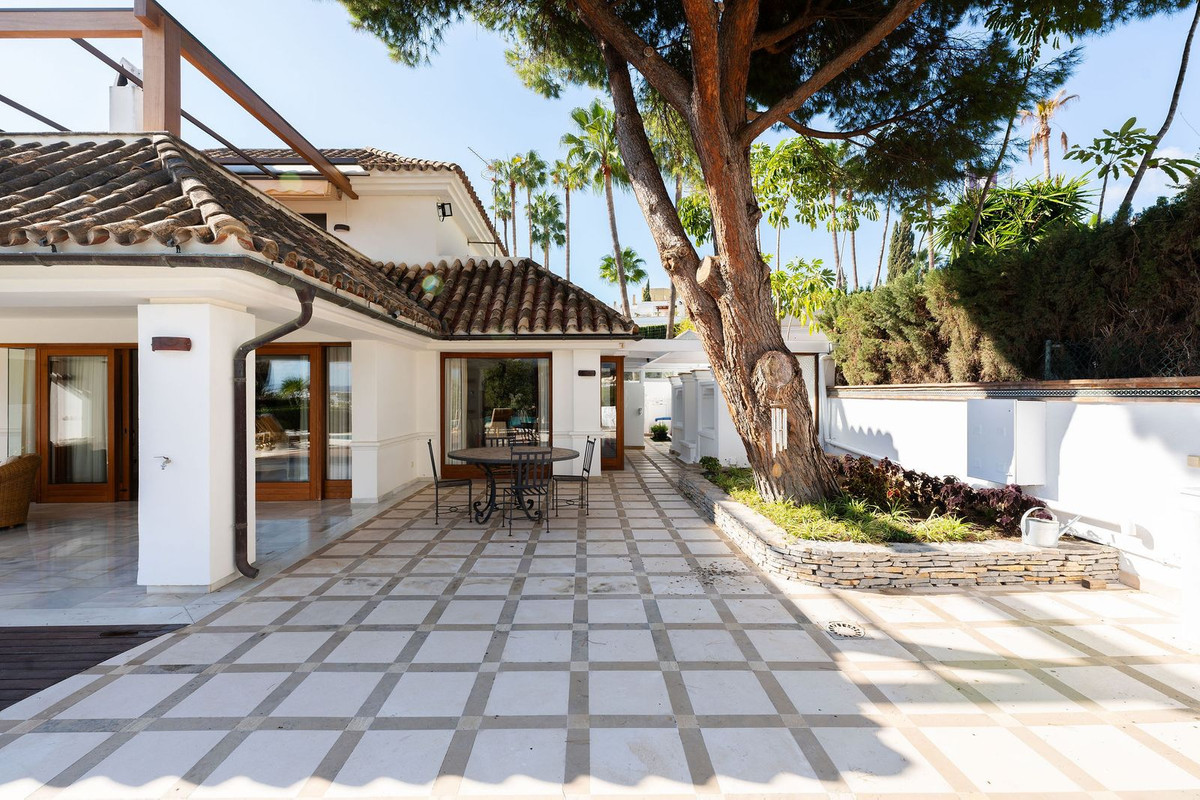 Se vende Villa - Chalet de 3 dormitorios en Costa Del Sol, Málaga, España