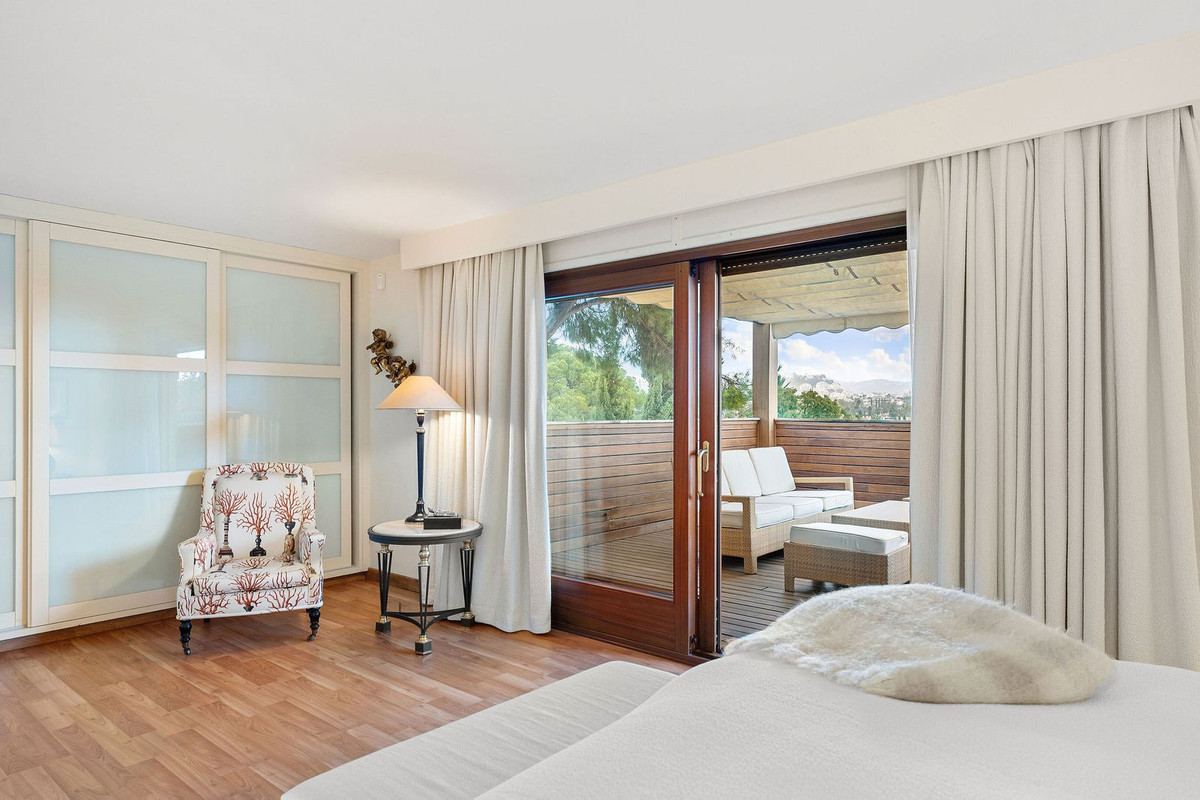 Se vende Villa - Chalet de 3 dormitorios en Costa Del Sol, Málaga, España