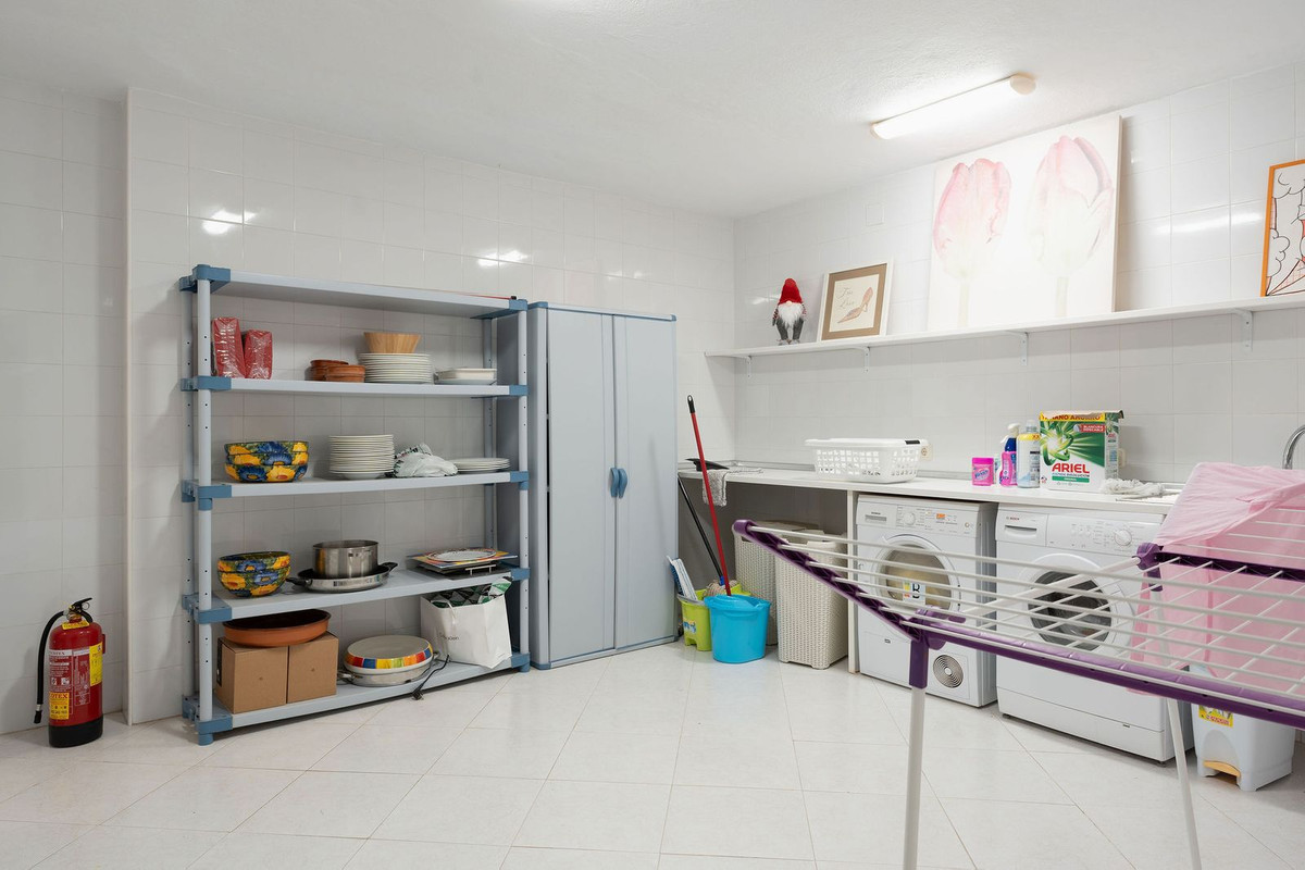 Se vende Villa - Chalet de 3 dormitorios en Costa Del Sol, Málaga, España
