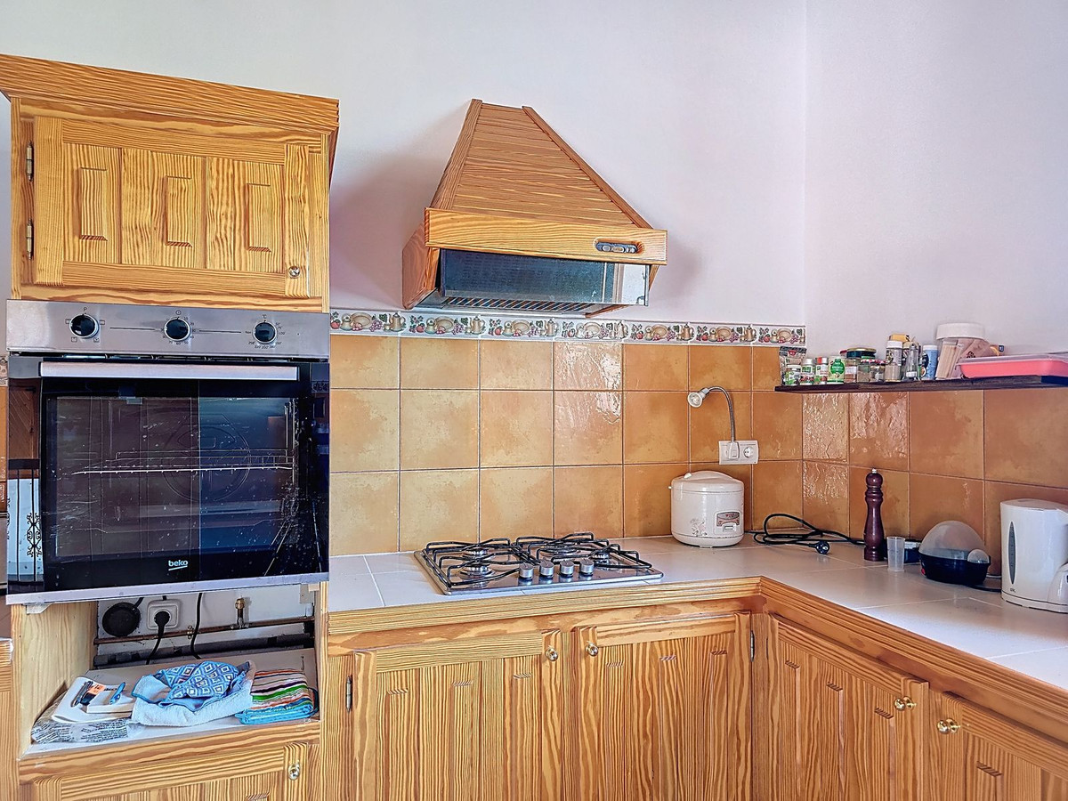 4 Bed Townhouse for sale in Sedella Costa Del Sol East, Málaga, Spain