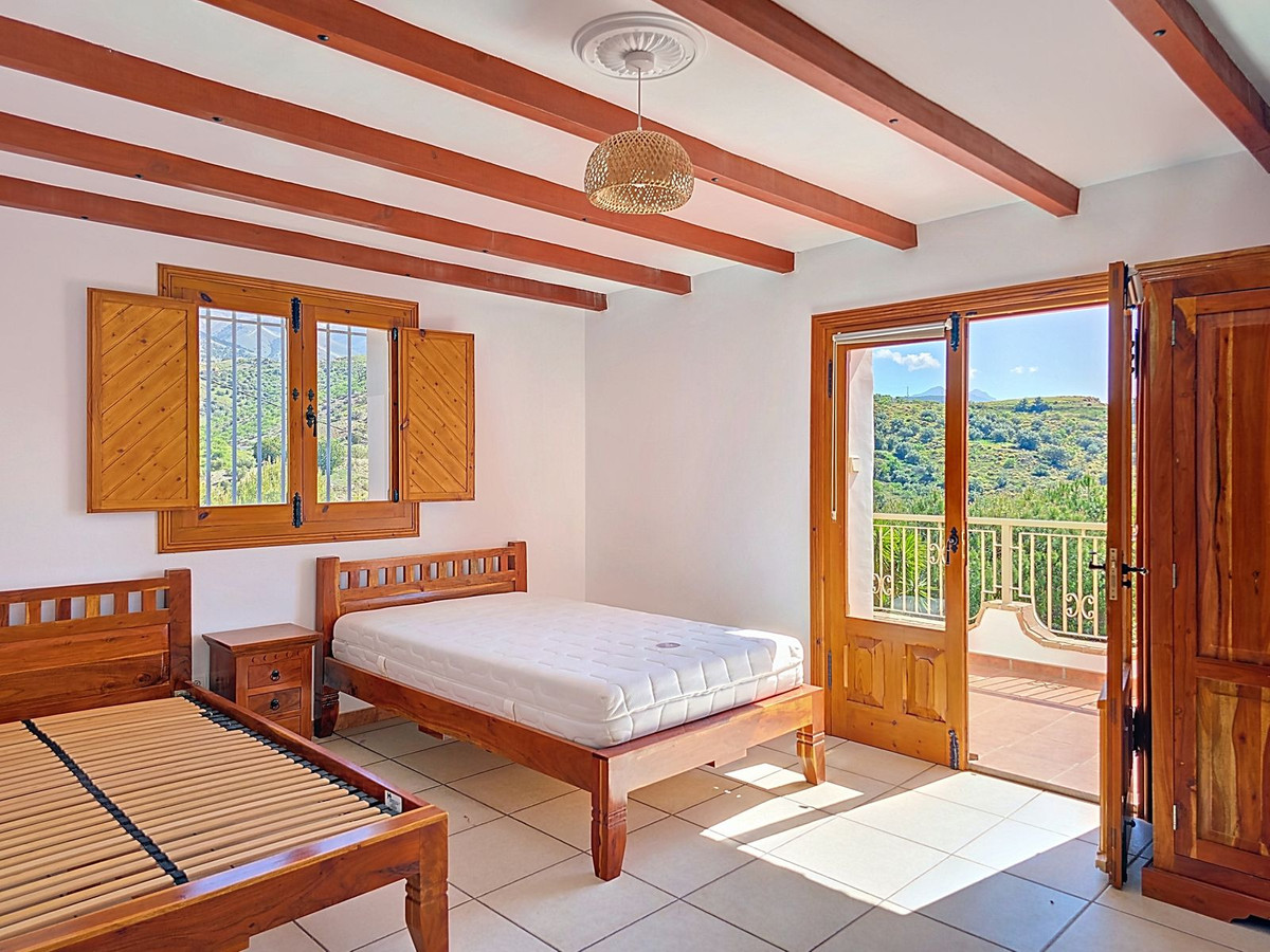 4 Bed Townhouse for sale in Sedella Costa Del Sol East, Málaga, Spain
