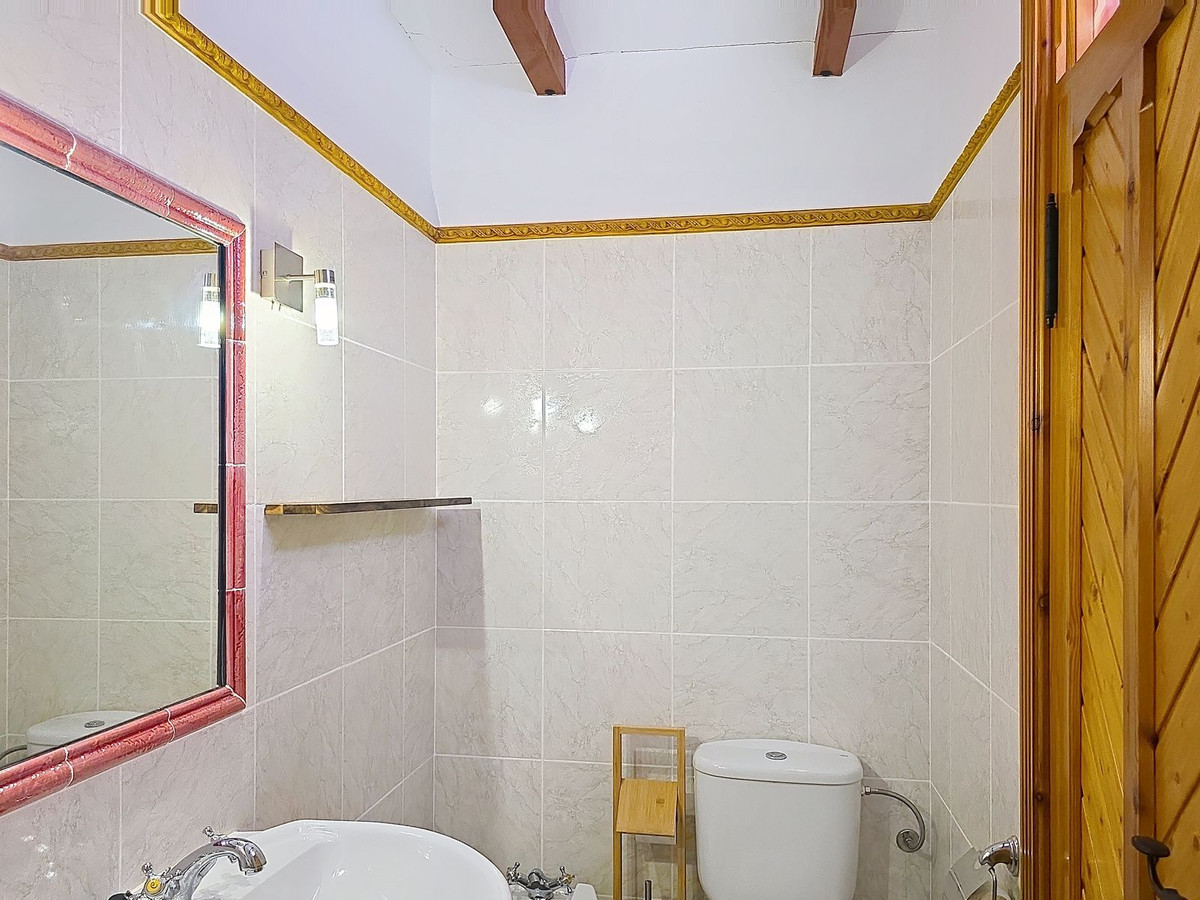 4 Bed Townhouse for sale in Sedella Costa Del Sol East, Málaga, Spain
