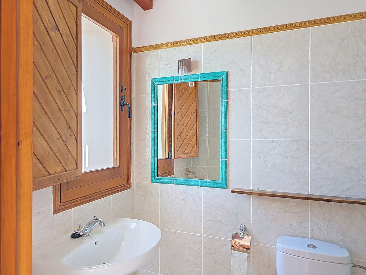 4 Bed Townhouse for sale in Sedella Costa Del Sol East, Málaga, Spain