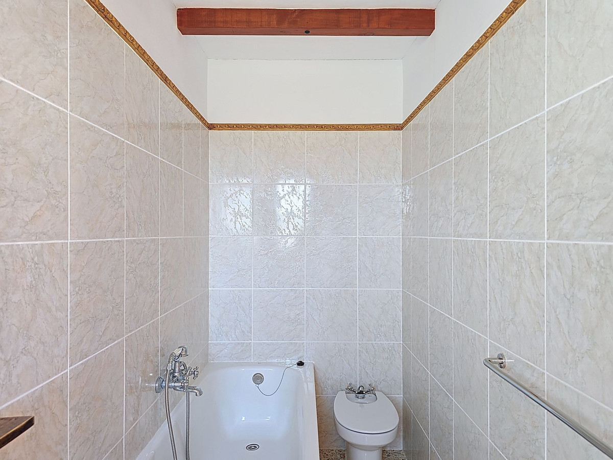 4 Bed Townhouse for sale in Sedella Costa Del Sol East, Málaga, Spain