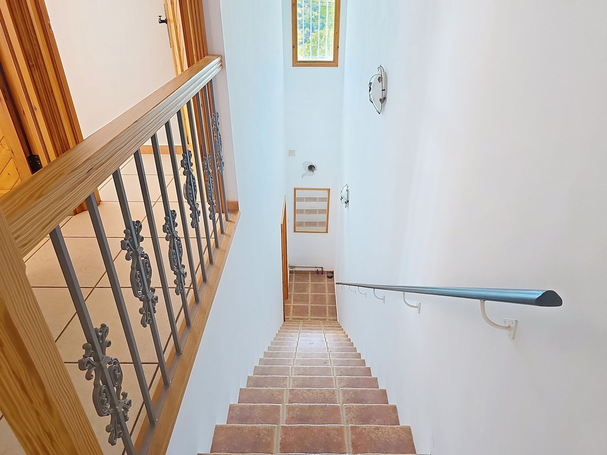 4 Bed Townhouse for sale in Sedella Costa Del Sol East, Málaga, Spain