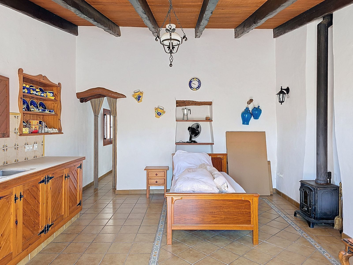 4 Bed Townhouse for sale in Sedella Costa Del Sol East, Málaga, Spain