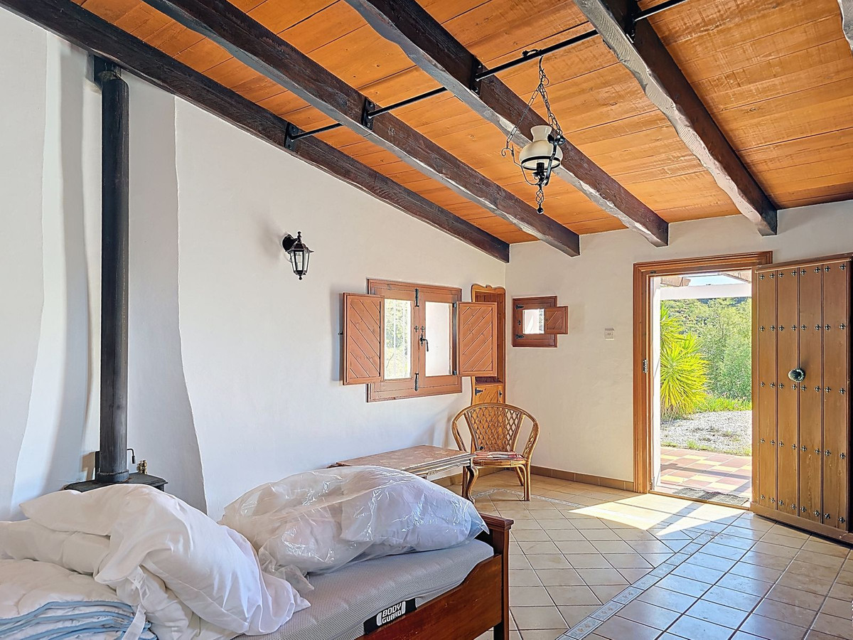 4 Bed Townhouse for sale in Sedella Costa Del Sol East, Málaga, Spain