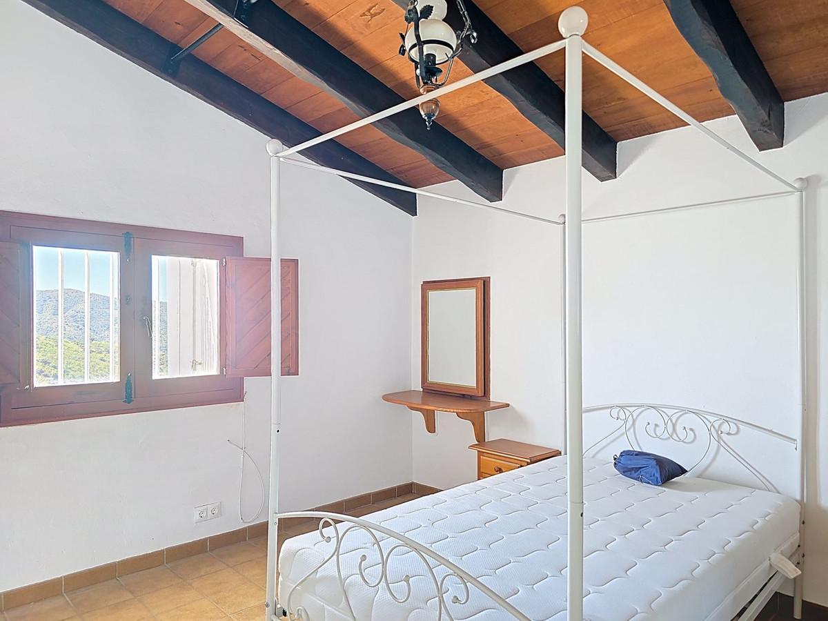 4 Bed Townhouse for sale in Sedella Costa Del Sol East, Málaga, Spain