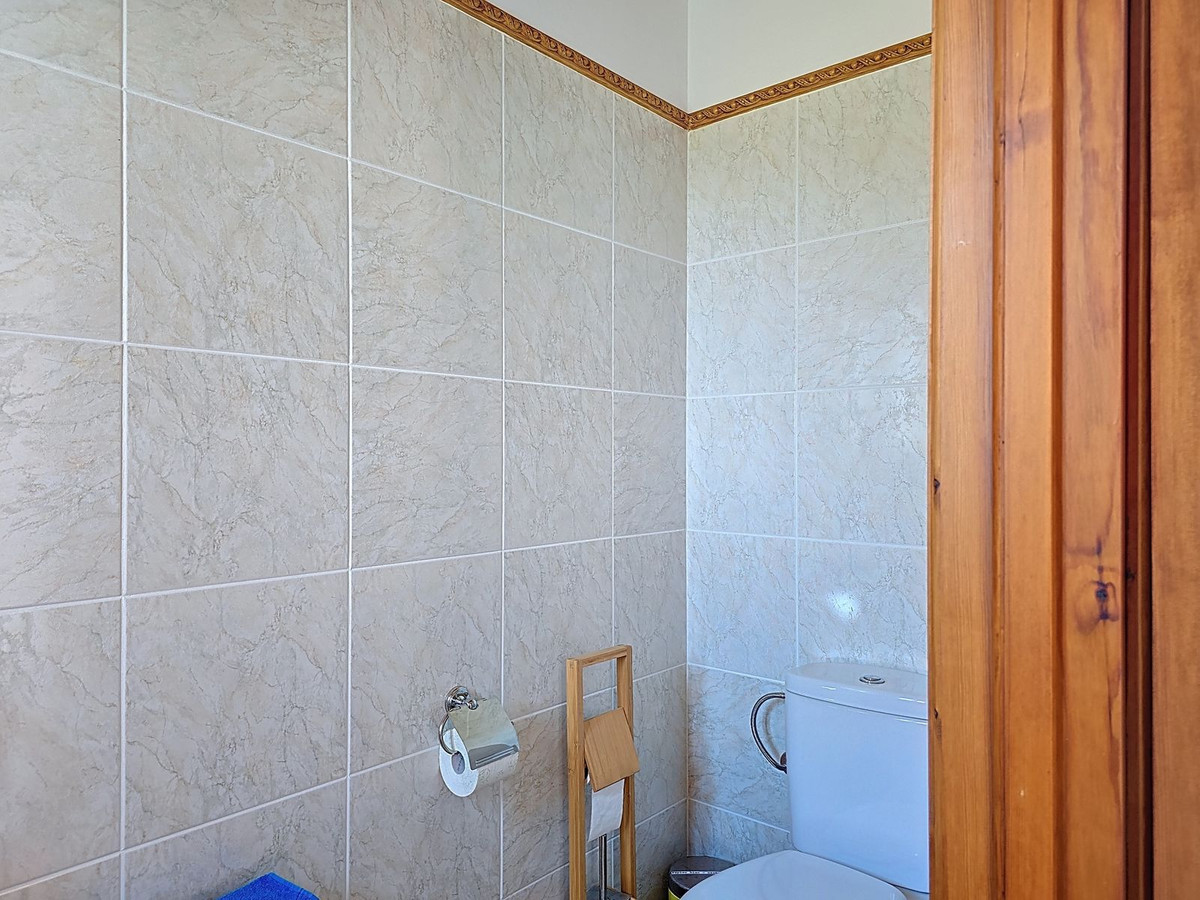 4 Bed Townhouse for sale in Sedella Costa Del Sol East, Málaga, Spain