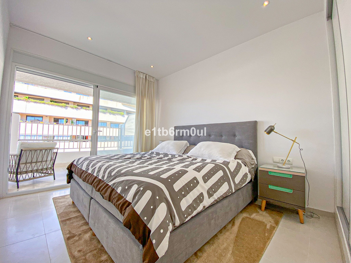 2 Bed Apartment for sale in The Golden Mile Costa Del Sol, Málaga, Spain