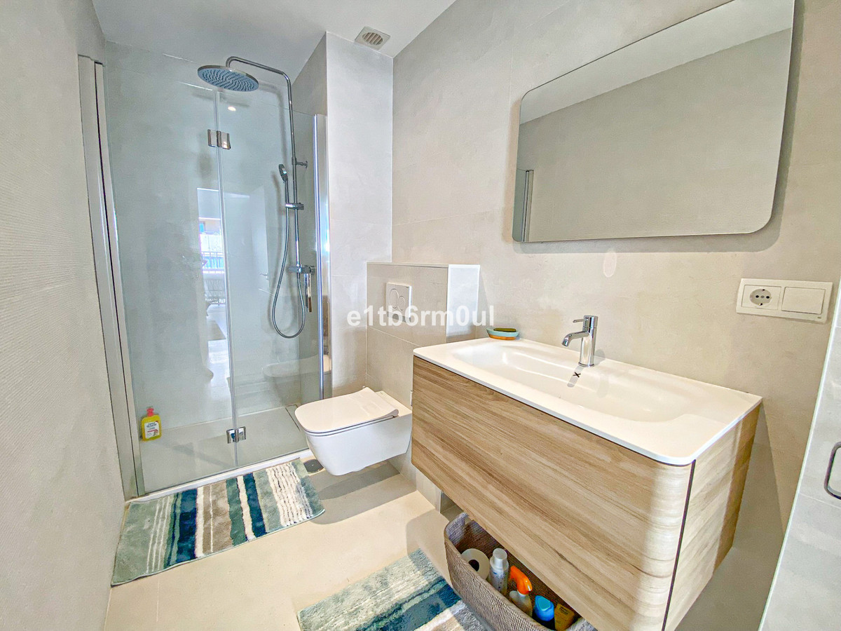 2 Bed Apartment for sale in The Golden Mile Costa Del Sol, Málaga, Spain