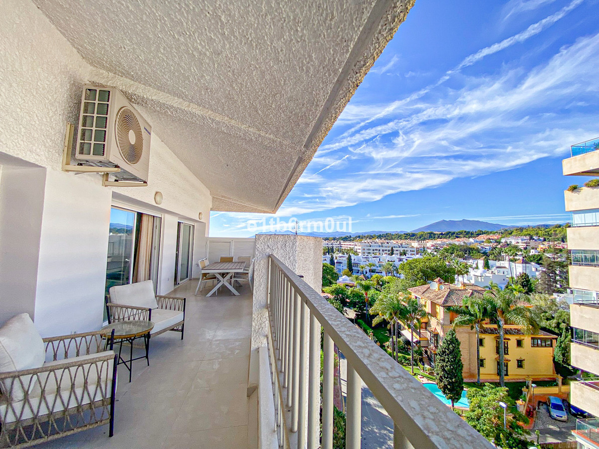 2 Bed Apartment for sale in The Golden Mile Costa Del Sol, Málaga, Spain