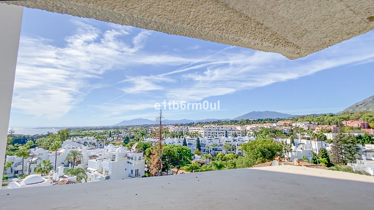 2 Bed Apartment for sale in The Golden Mile Costa Del Sol, Málaga, Spain