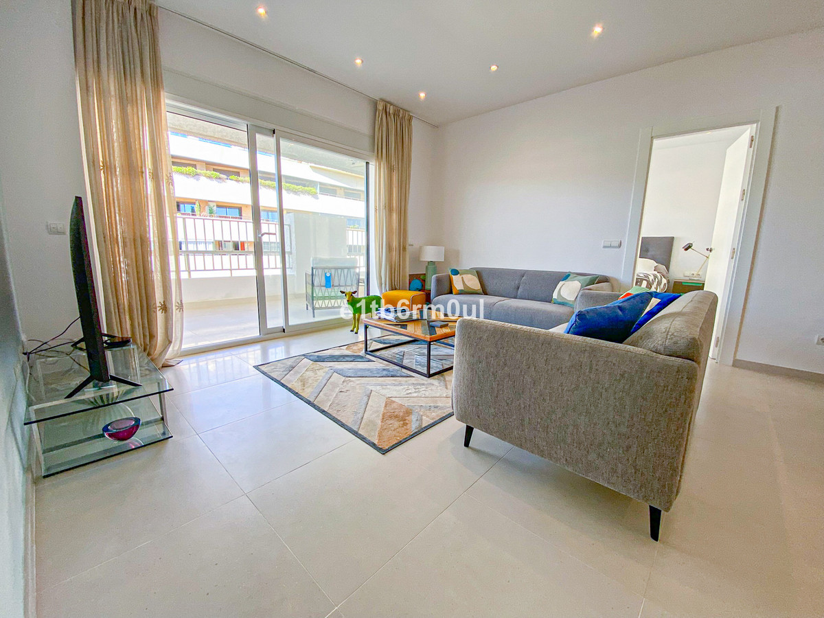 2 Bed Apartment for sale in The Golden Mile Costa Del Sol, Málaga, Spain
