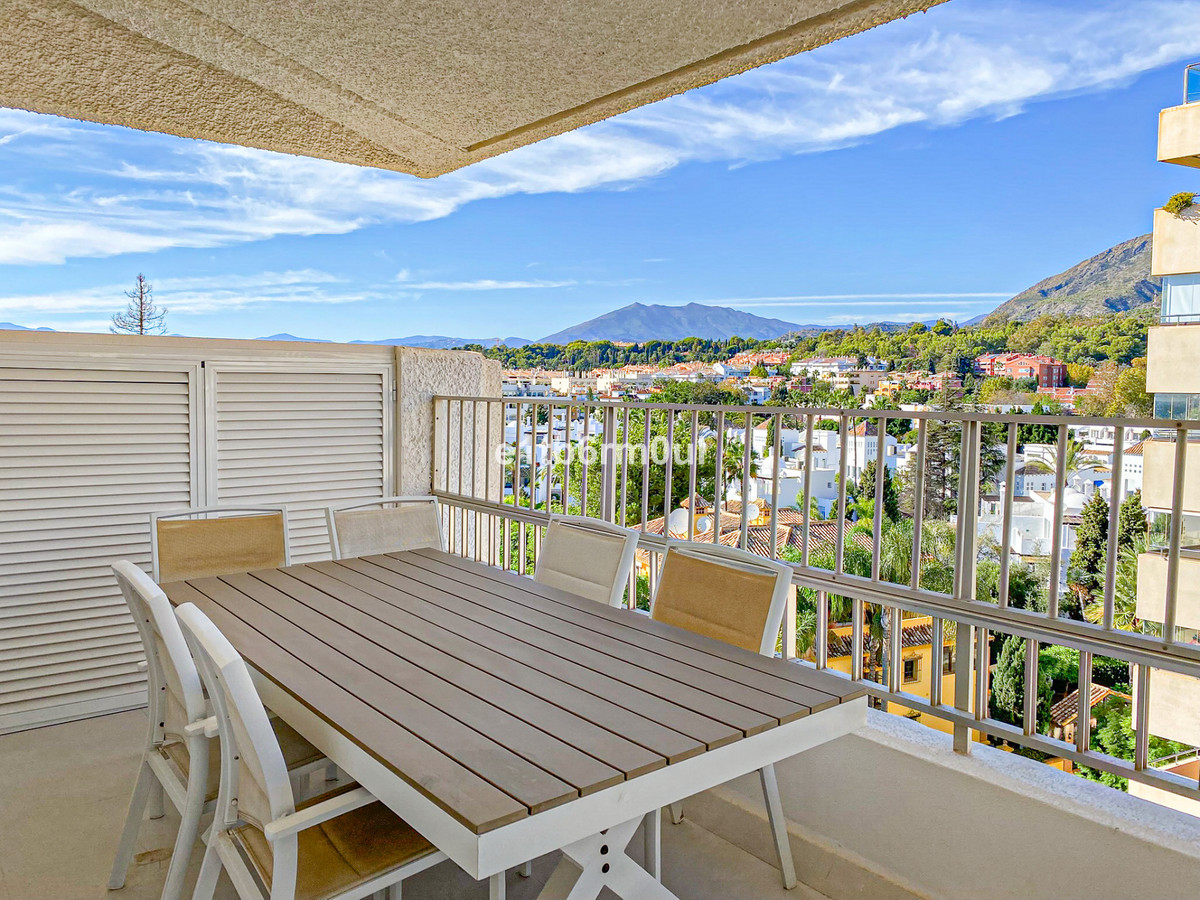 2 Bed Apartment for sale in The Golden Mile Costa Del Sol, Málaga, Spain