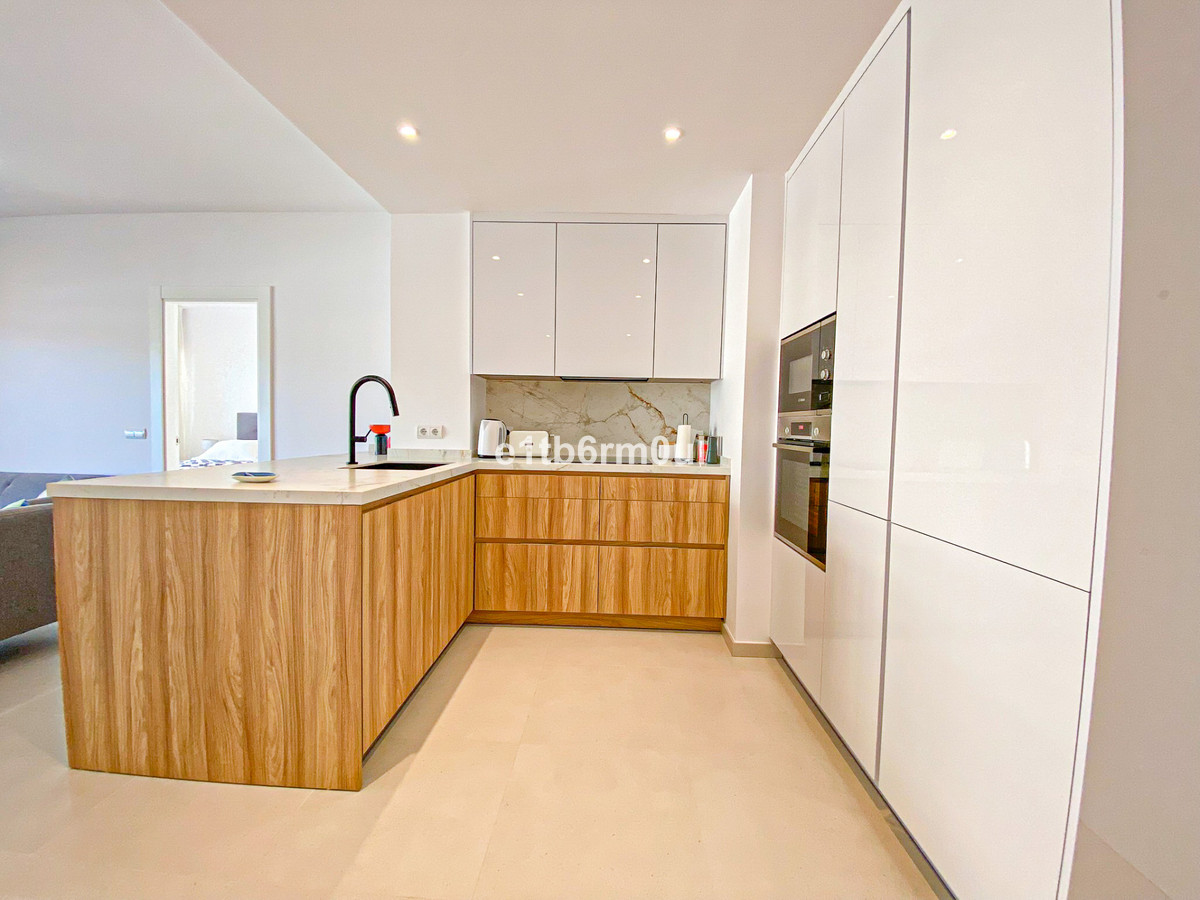 2 Bed Apartment for sale in The Golden Mile Costa Del Sol, Málaga, Spain