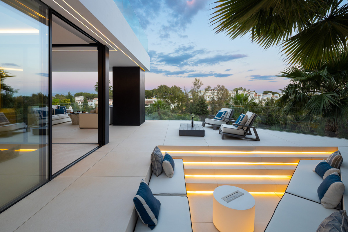 Se vende Villa - Chalet de 5 dormitorios en Costa Del Sol, Málaga, España