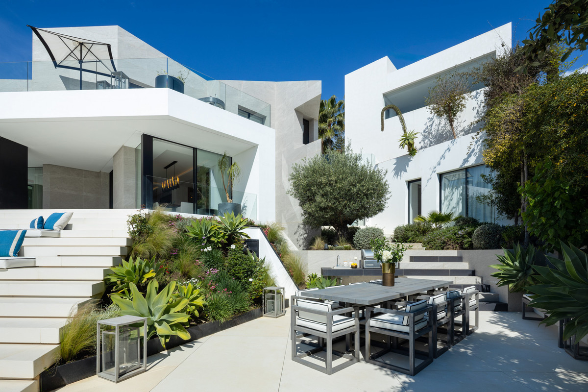 Se vende Villa - Chalet de 5 dormitorios en Costa Del Sol, Málaga, España