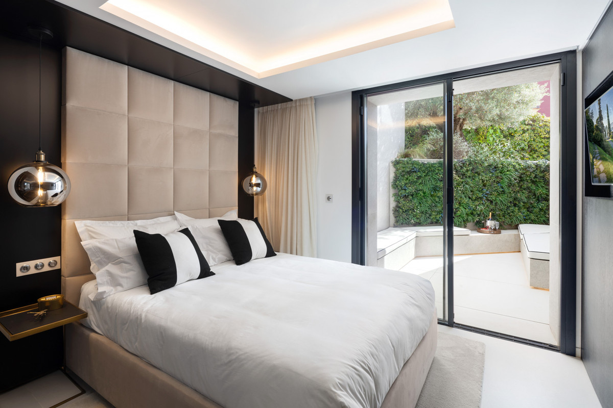 Se vende Villa - Chalet de 5 dormitorios en Costa Del Sol, Málaga, España