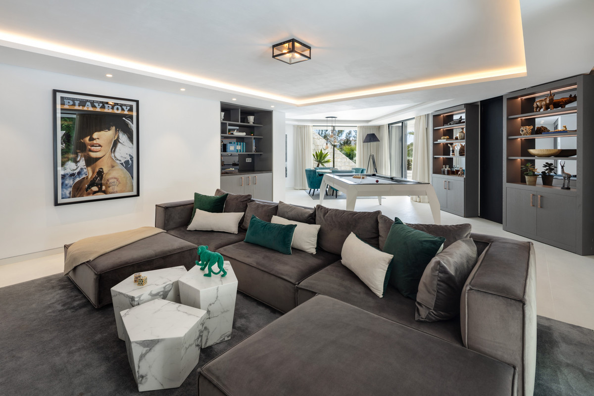 Se vende Villa - Chalet de 5 dormitorios en Costa Del Sol, Málaga, España