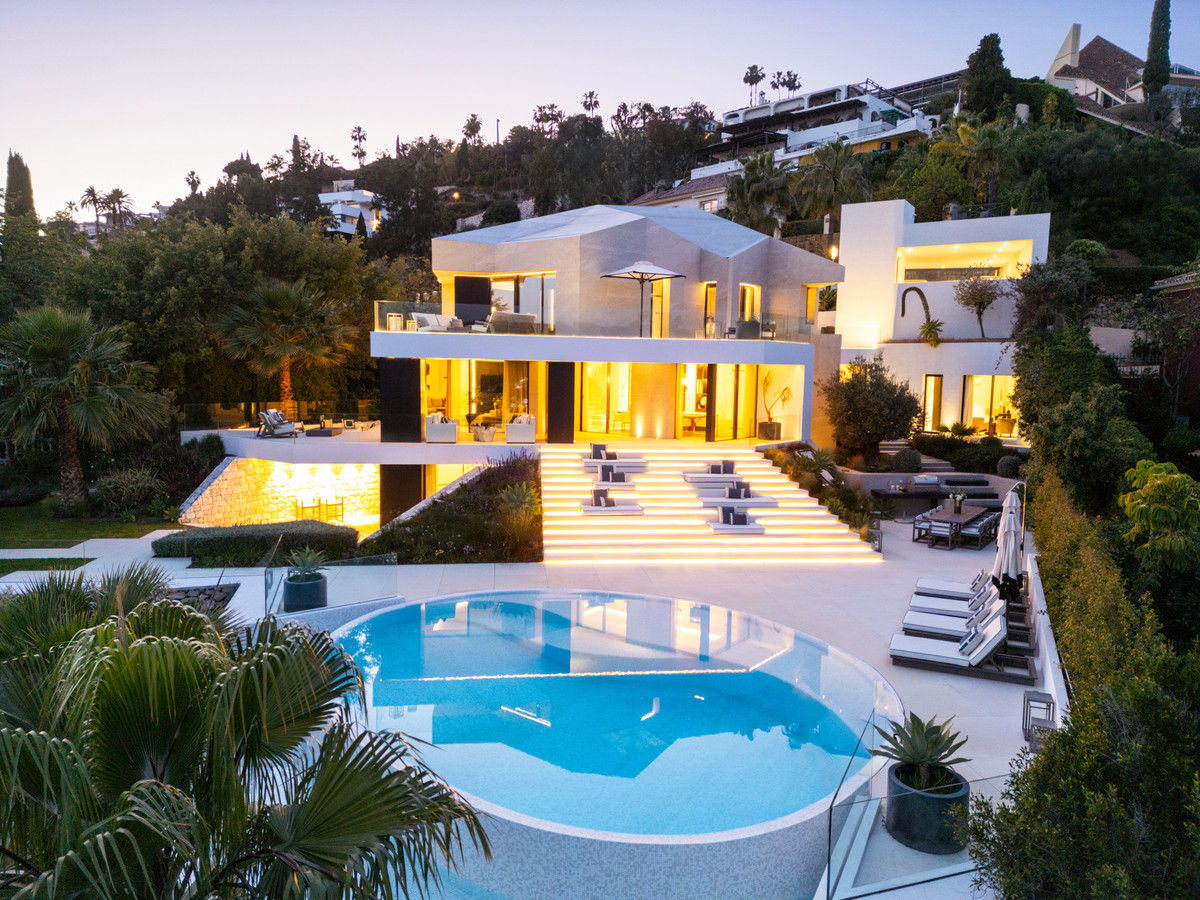 Se vende Villa - Chalet de 5 dormitorios en Costa Del Sol, Málaga, España