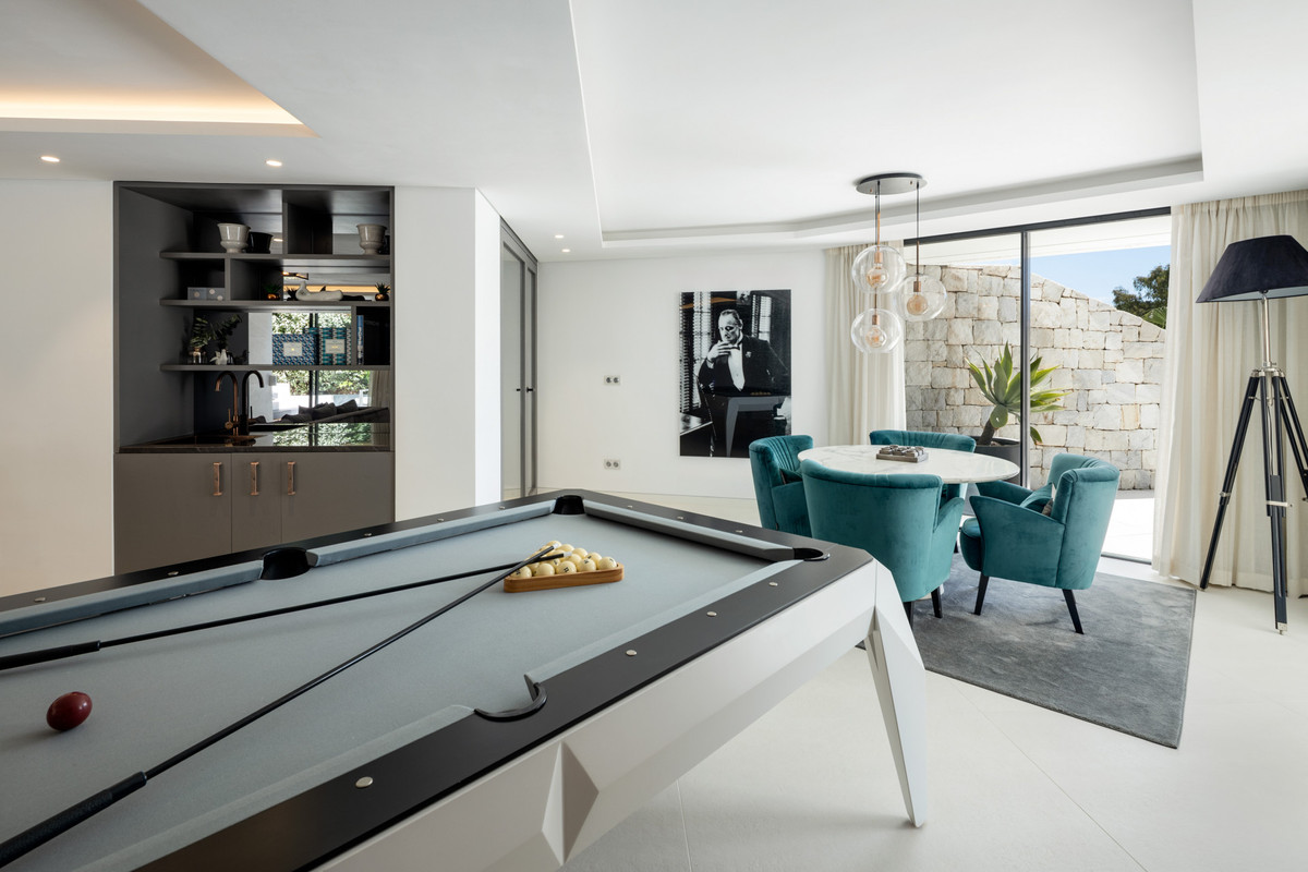 Se vende Villa - Chalet de 5 dormitorios en Costa Del Sol, Málaga, España