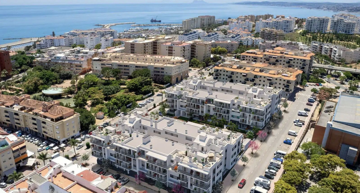 2 Bed Apartment for sale in Estepona Costa Del Sol, Málaga, Spain