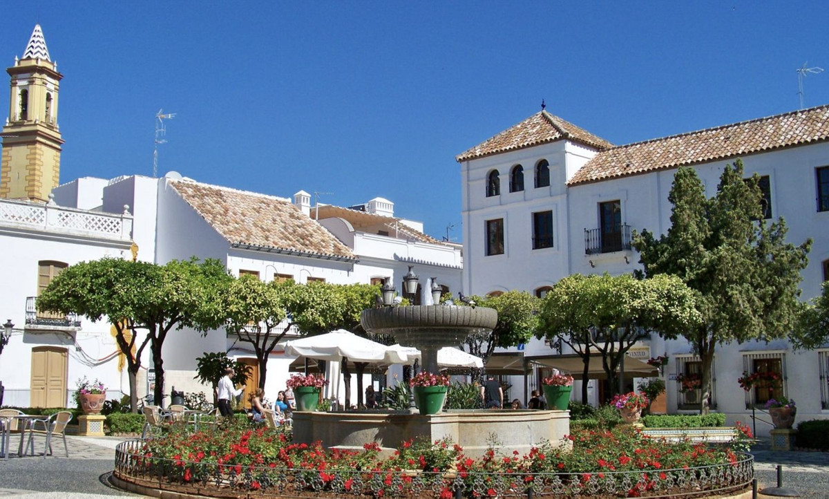 2 Bed Apartment for sale in Estepona Costa Del Sol, Málaga, Spain