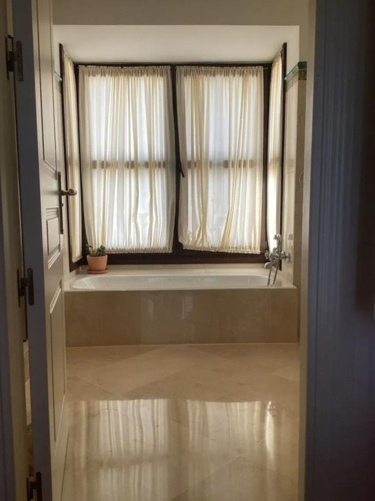 2 Bed Townhouse for sale in Benahavís Costa Del Sol, Málaga, Spain
