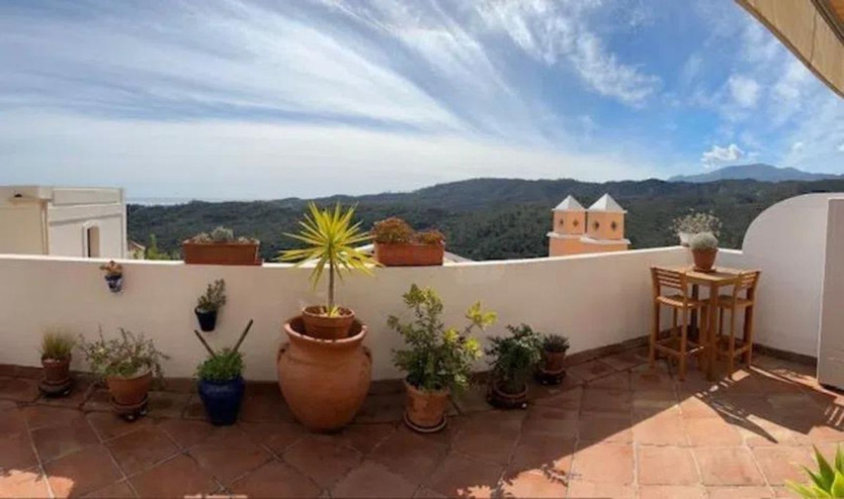 2 Bed Townhouse for sale in Benahavís Costa Del Sol, Málaga, Spain