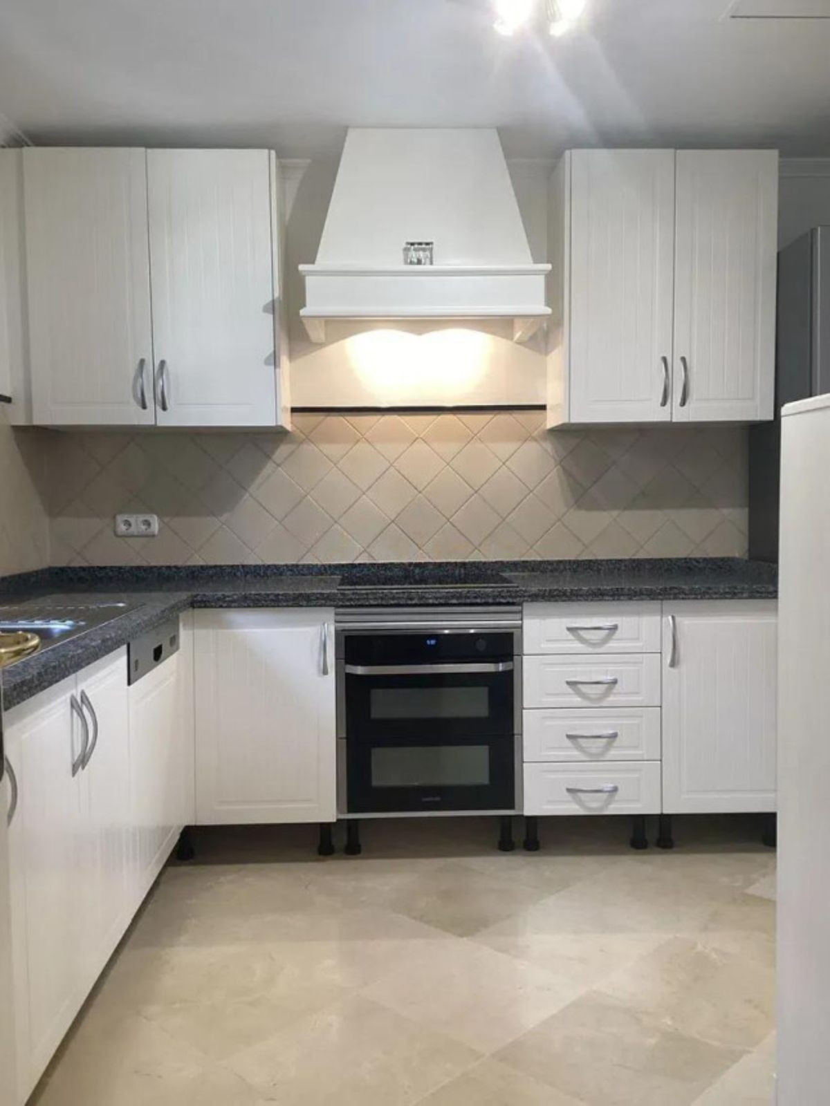 2 Bed Townhouse for sale in Benahavís Costa Del Sol, Málaga, Spain