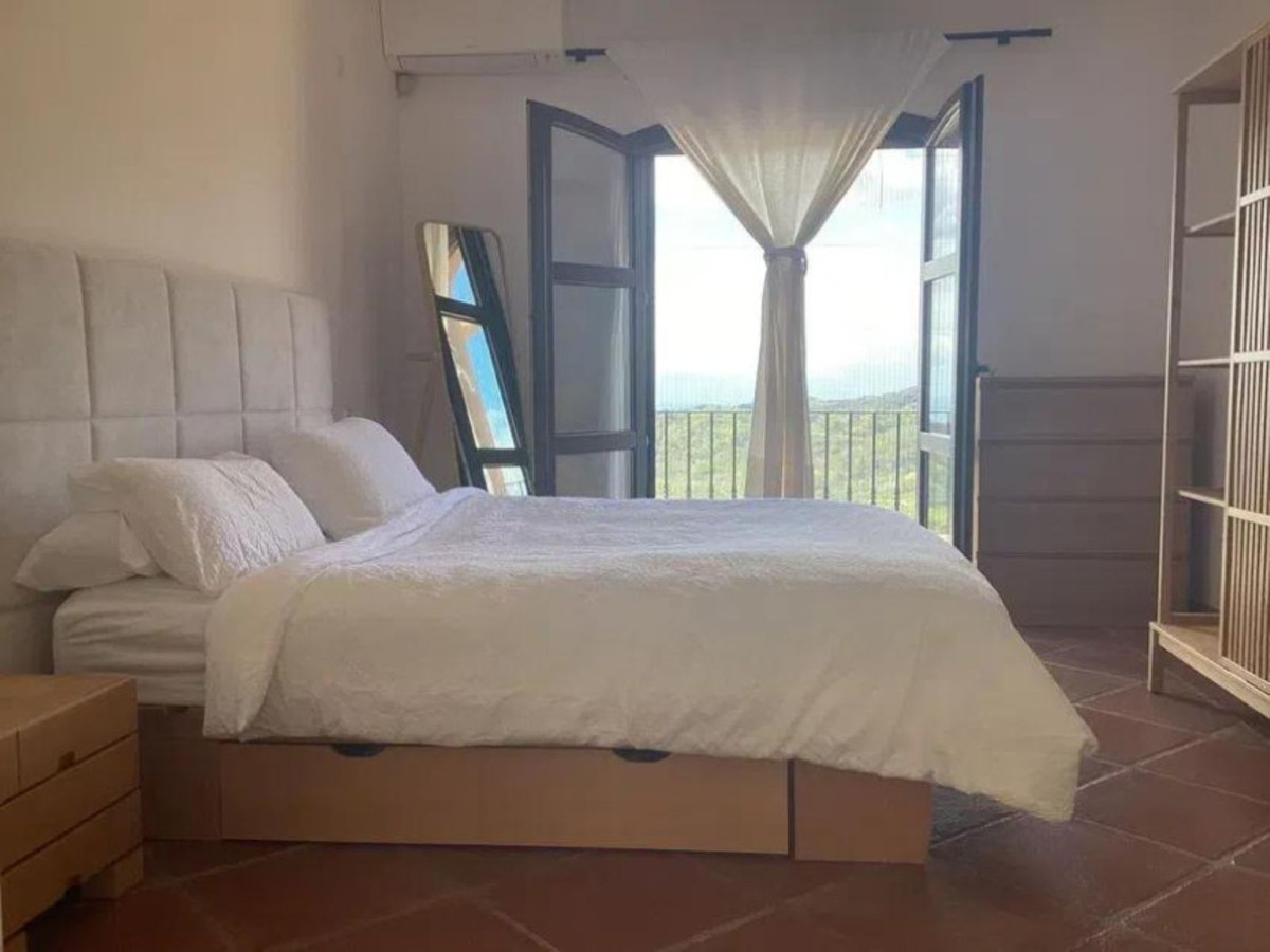 2 Bed Townhouse for sale in Benahavís Costa Del Sol, Málaga, Spain