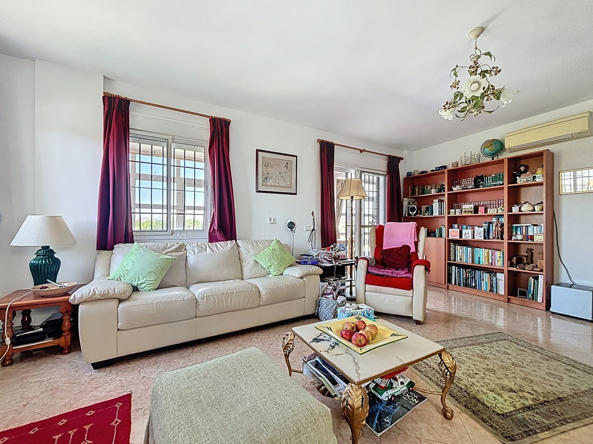 Se vende Villa - Chalet de 5 dormitorios en Costa Del Sol East, Málaga, España