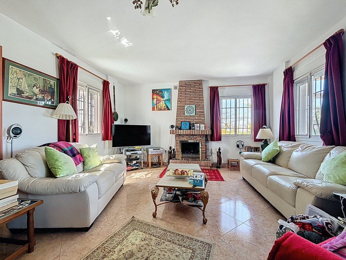 Se vende Villa - Chalet de 5 dormitorios en Costa Del Sol East, Málaga, España