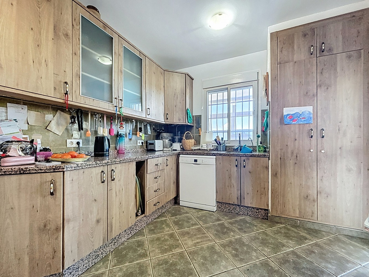 Se vende Villa - Chalet de 5 dormitorios en Costa Del Sol East, Málaga, España