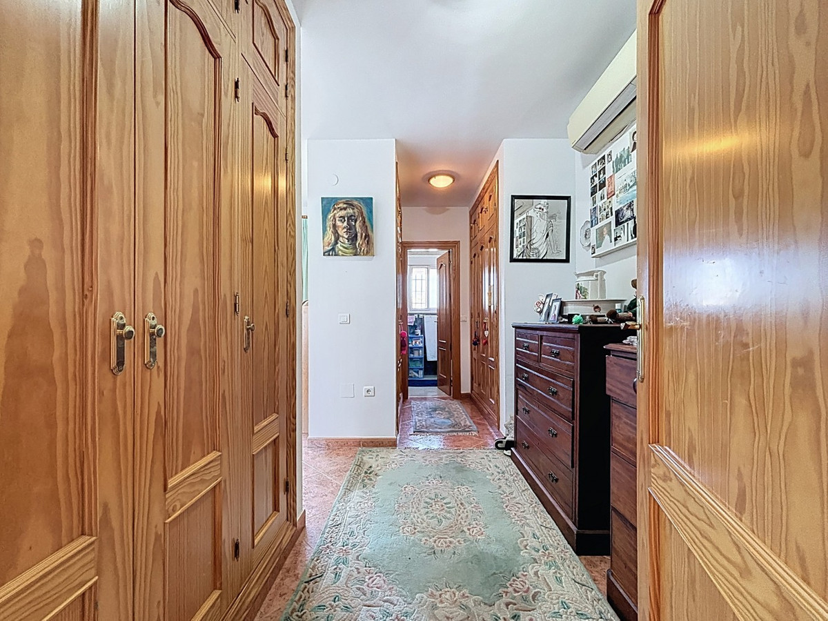 Se vende Villa - Chalet de 5 dormitorios en Costa Del Sol East, Málaga, España