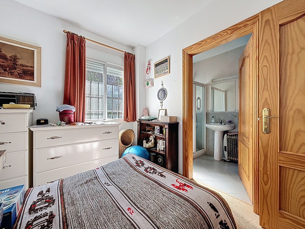 Se vende Villa - Chalet de 5 dormitorios en Costa Del Sol East, Málaga, España