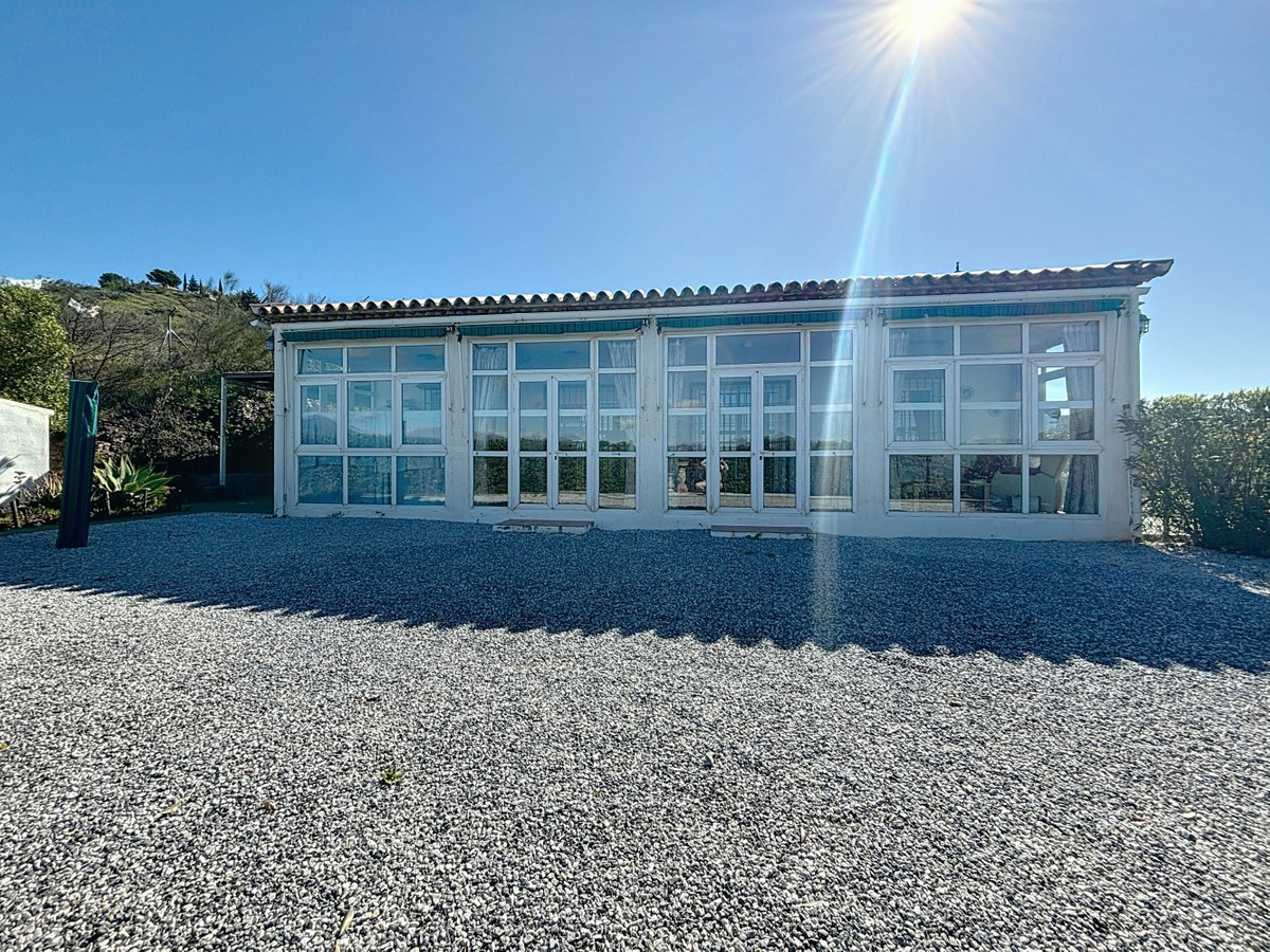 Se vende Villa - Chalet de 5 dormitorios en Costa Del Sol East, Málaga, España