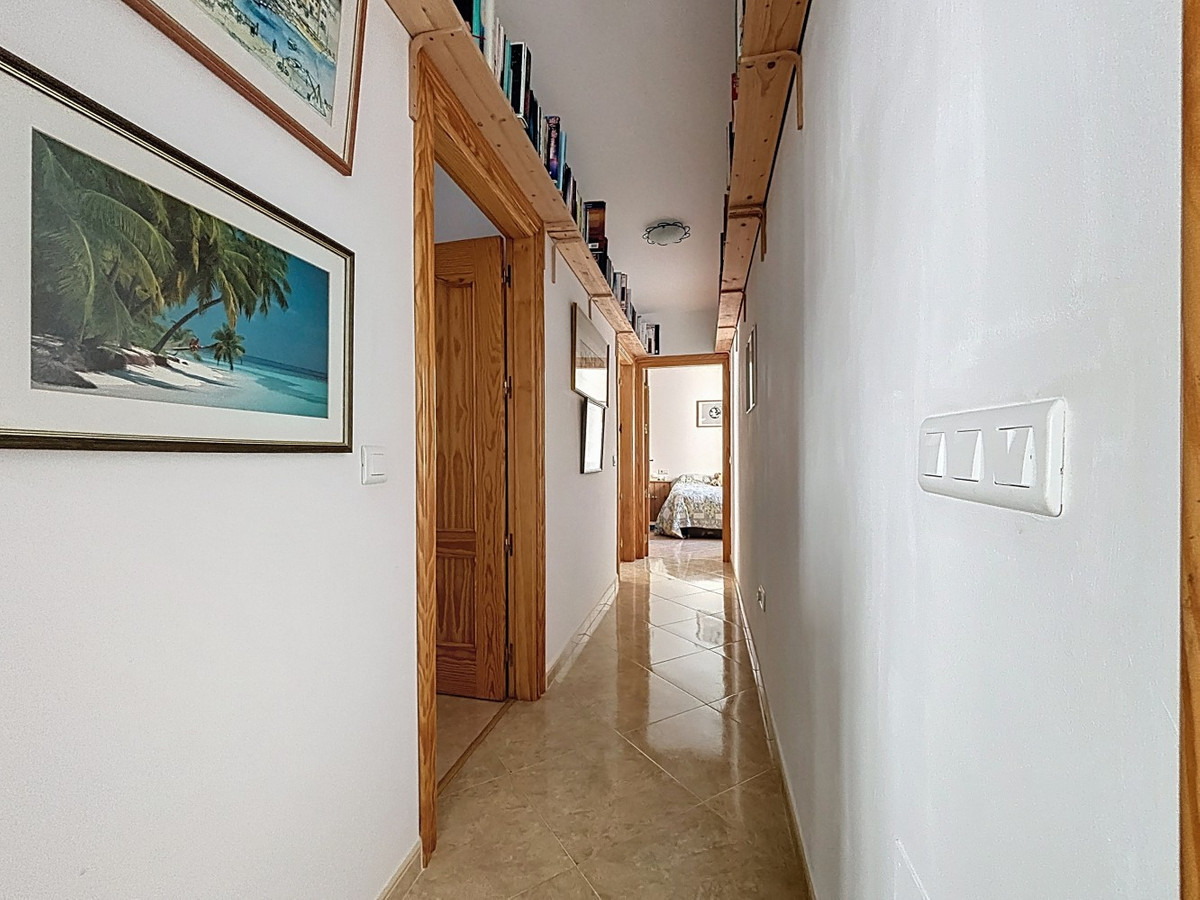 Se vende Villa - Chalet de 5 dormitorios en Costa Del Sol East, Málaga, España