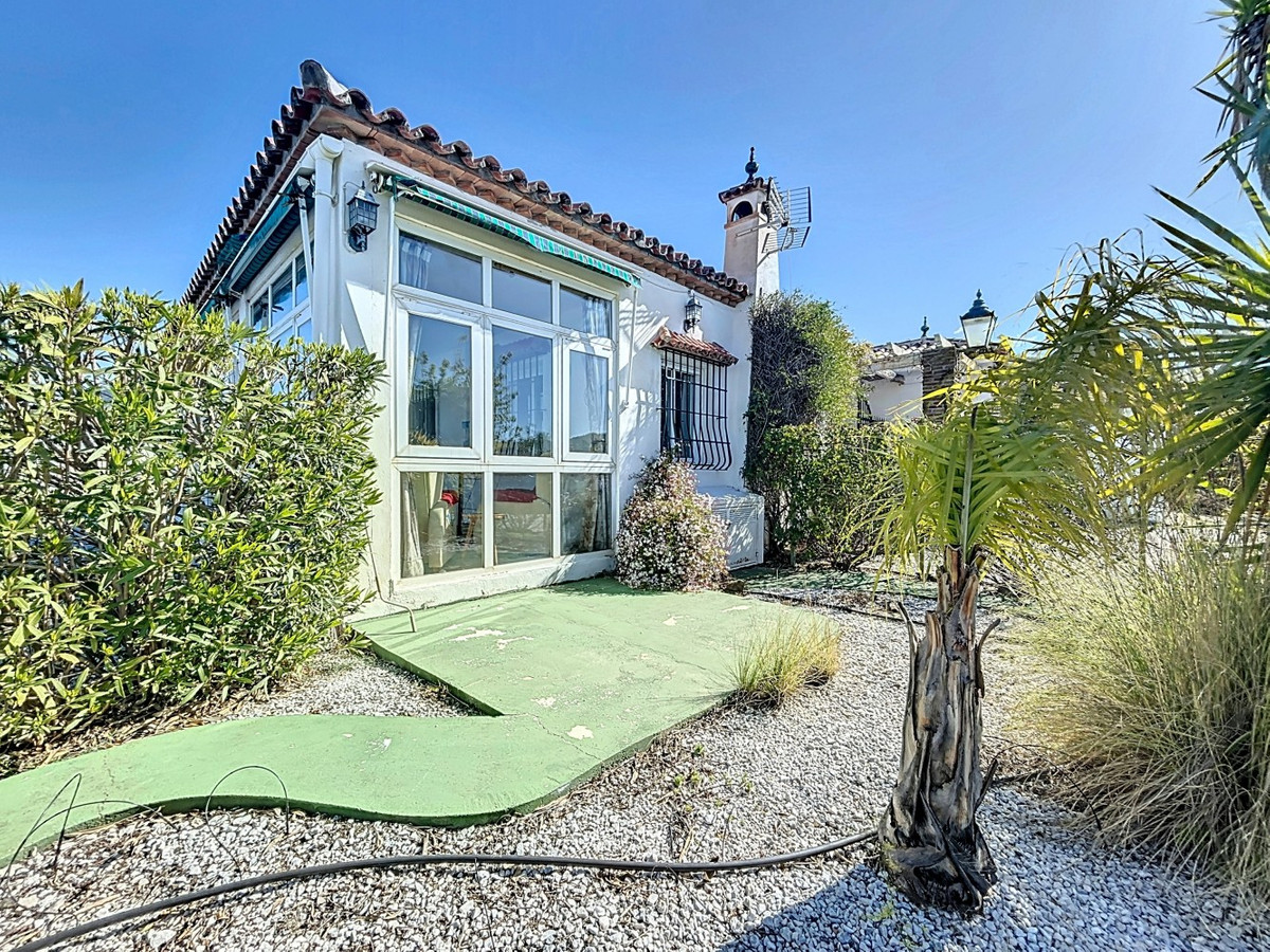 Se vende Villa - Chalet de 5 dormitorios en Costa Del Sol East, Málaga, España